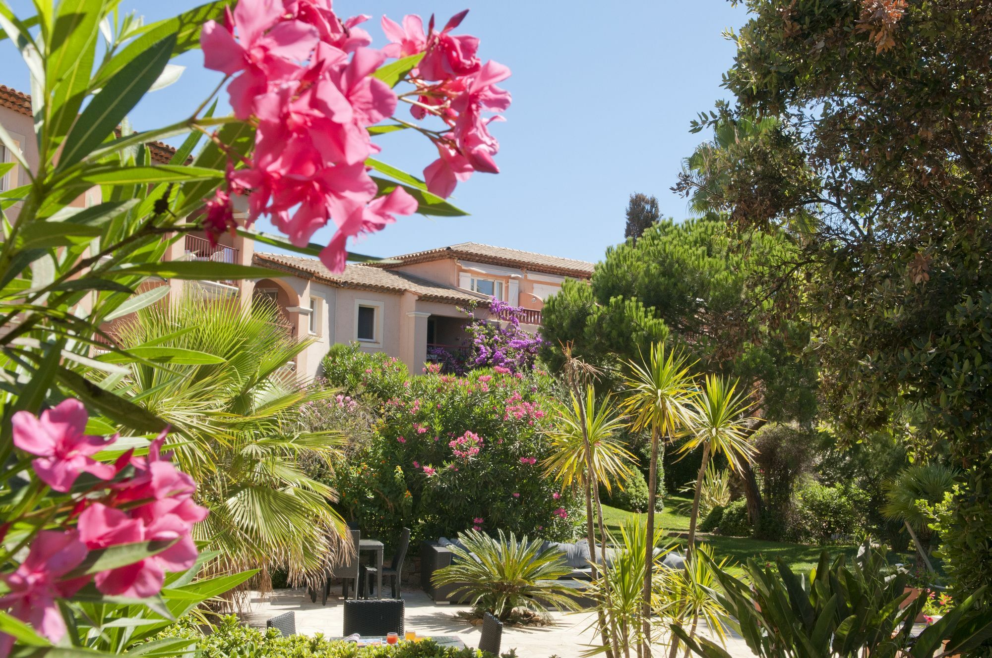 Pierre & La Pinede Aparthotel 3*