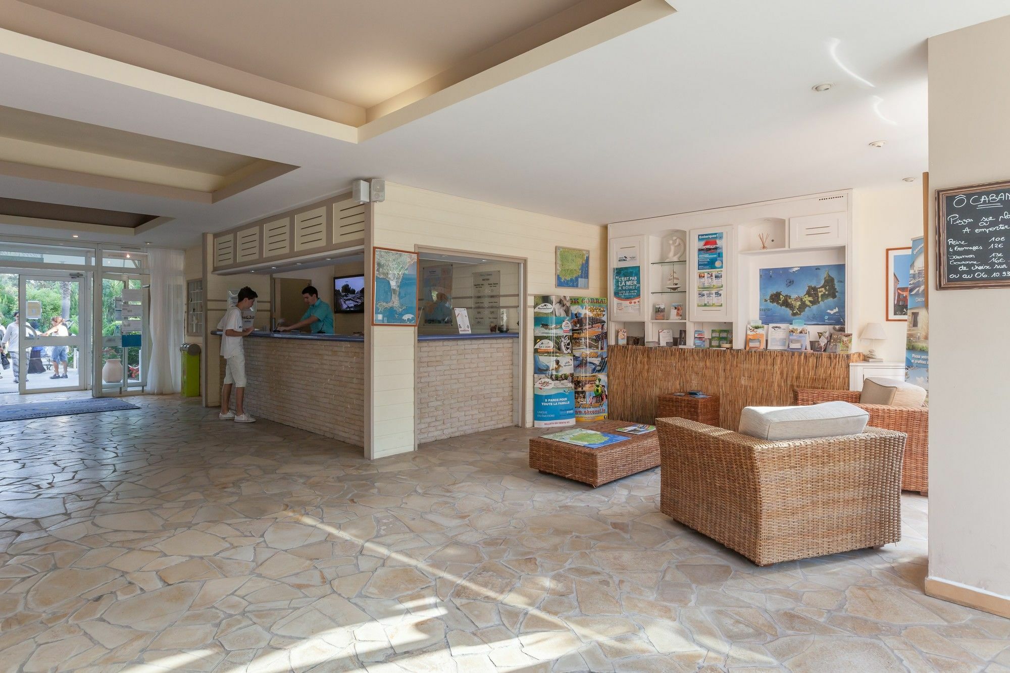 Aparthotel Pierre & La Pinede 3*